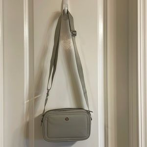 Lululemon crossbody camera bag